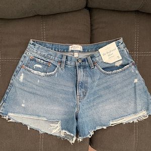 Abercrombie & Fitch Curve Love Mid Rise Boyfriend Shorts